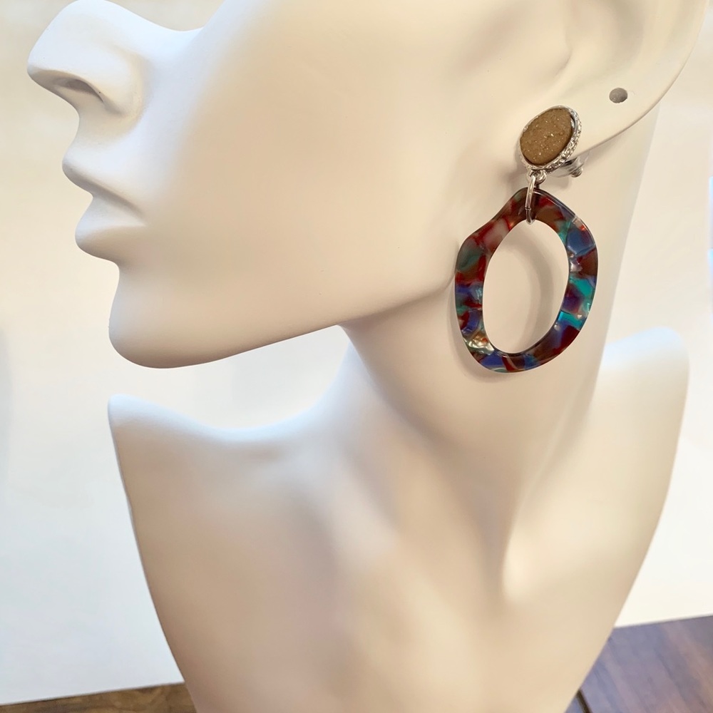 2/$10 Women’s Multi colored,silver dangle earrings